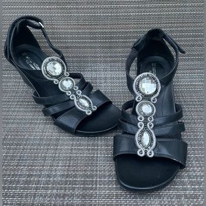 Naturalizer ladies 8M Sandals